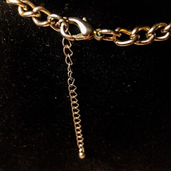 Retro-Styled Sun-Kissed Daisy Trio Bib Necklace - Picture 5 of 7